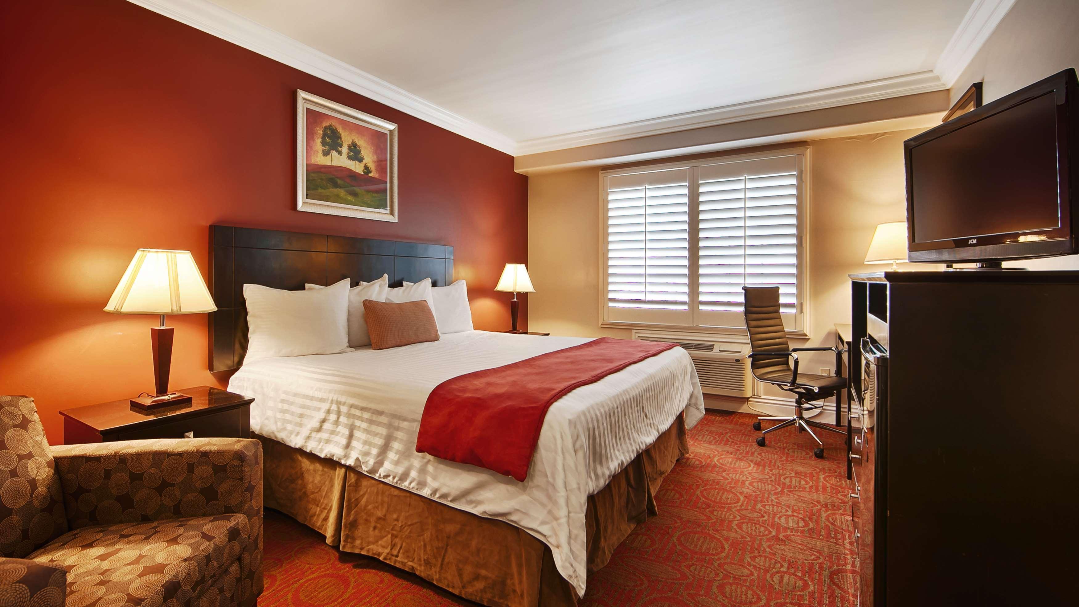 Western Burbank Airport Hotel 3*